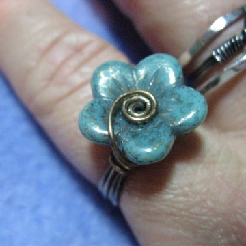 Czech Glass Flower Ring with Brass Czech Glass Flower Ring with Brass
