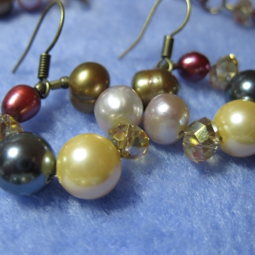 Colorful Pearls and Faceted Glass